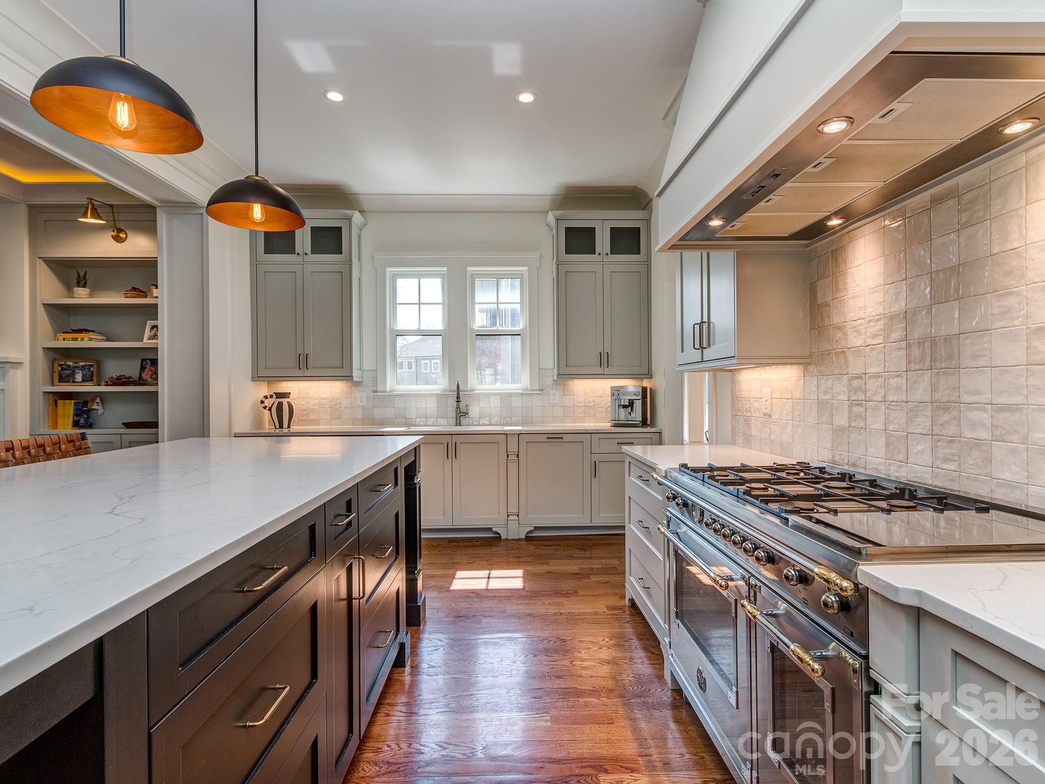 Plaza Hills - Residential