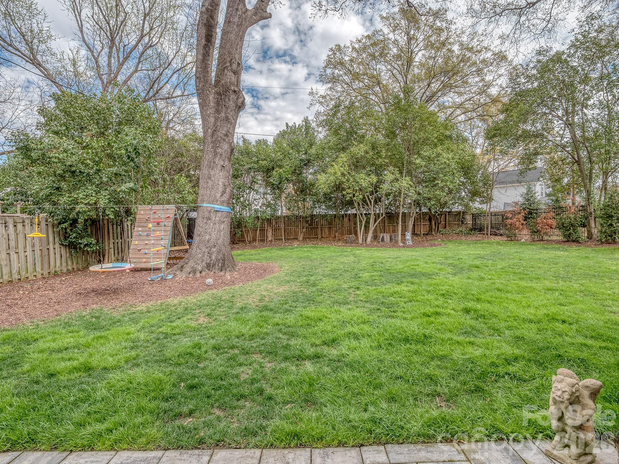 Plaza Hills - Residential