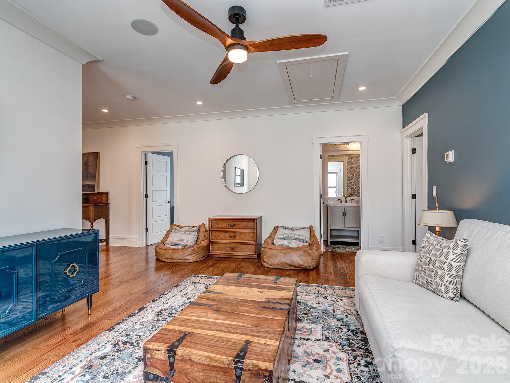 Plaza Hills - Residential