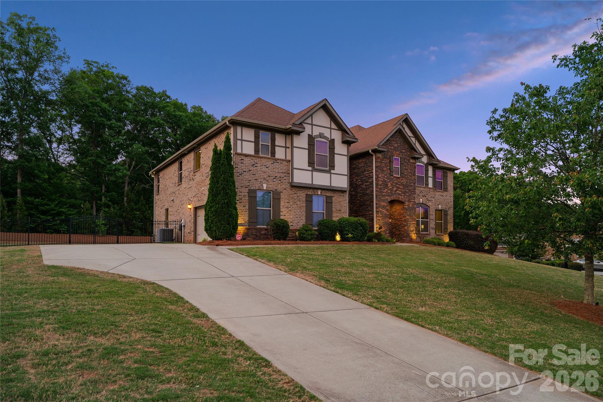 726 Lingfield Lane