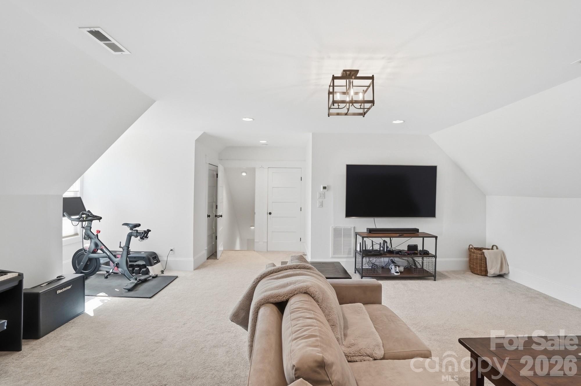 Alexander Crest - Residential