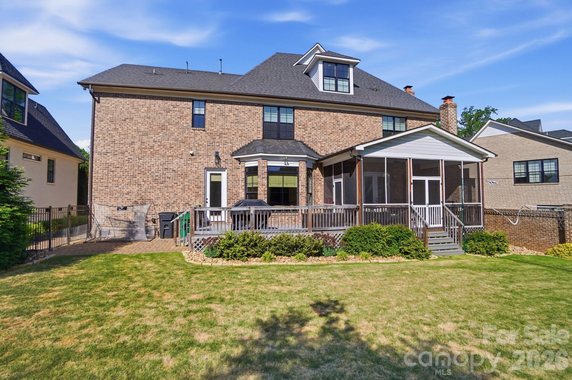 Alexander Crest - Residential