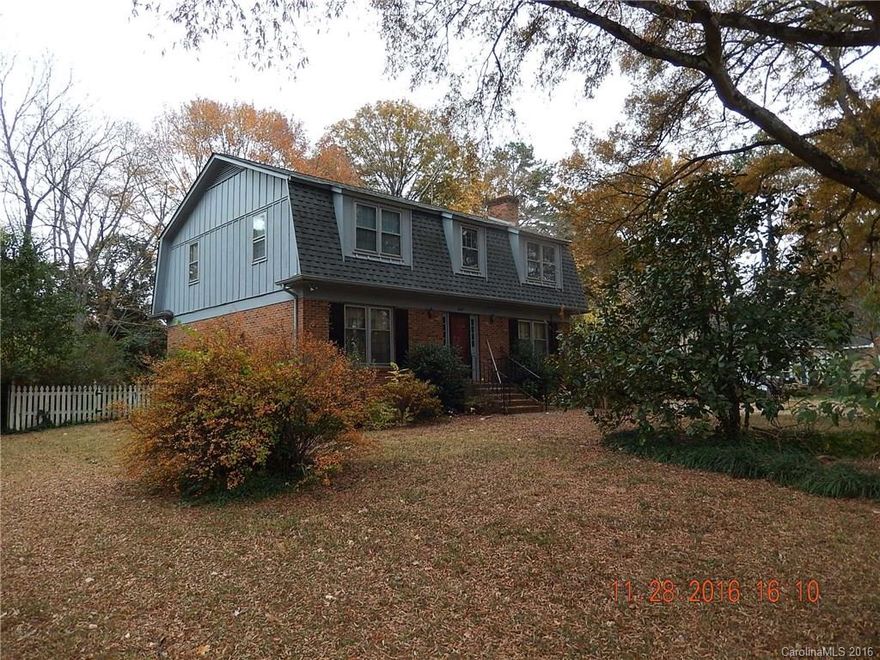 Calling all HGTV fans:  Amazing rehab potential in a fantastic SouthPark location.  .41 acre lot.  This home is in need of a lot of work, and is priced accordingly.