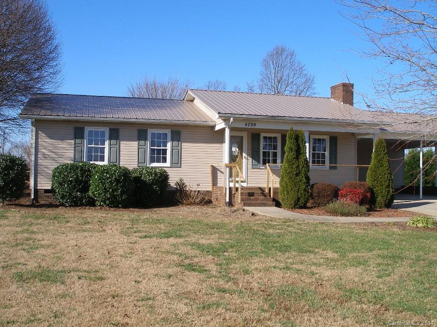 Vinyl ranch with expansion of huge great room and a large master suite, living room w/fire, front porch, side deck and carport. Brand new heat pump, April 2014.
This is a Fannie Mae HomePath property.
Purchase this property for as little as 3% down!
This property is approved for HomePath mortgage financing.
This property is approved for HomdPath renovation mortgage financing.