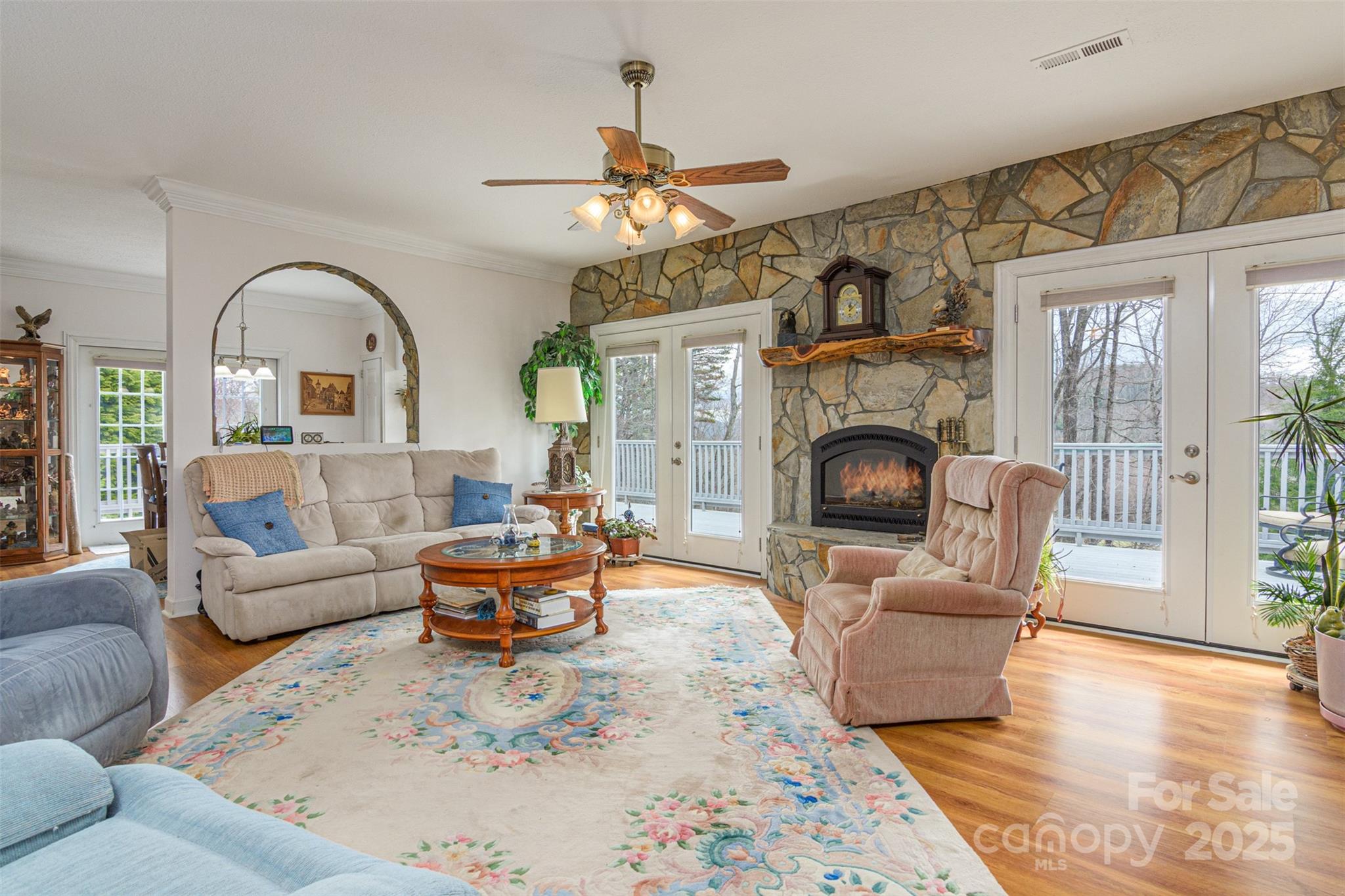 526 Grand Oaks Drive