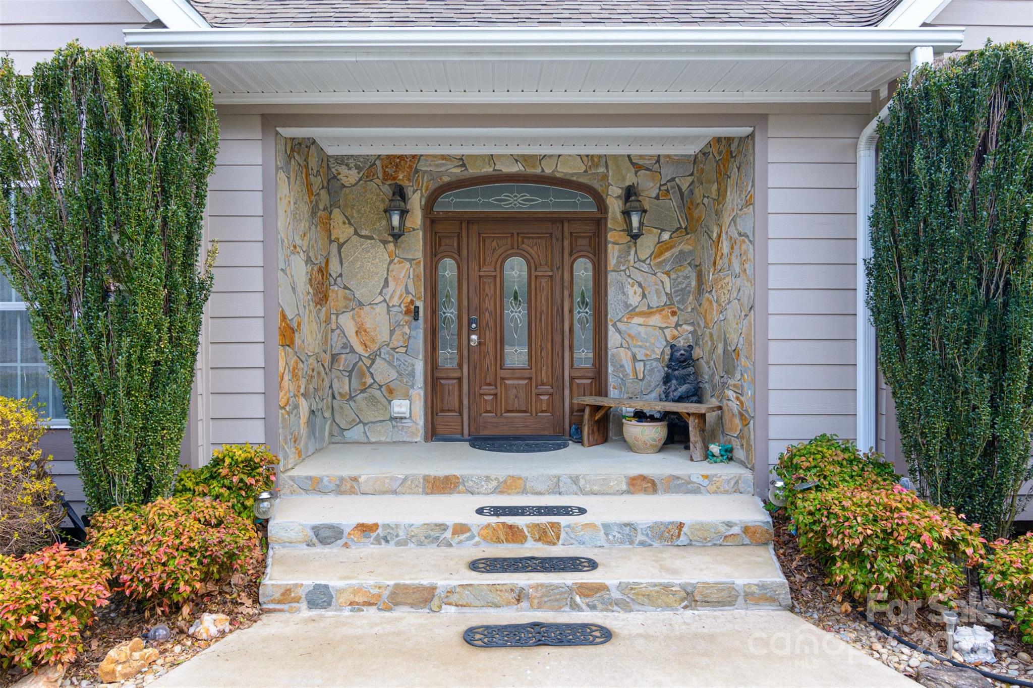 526 Grand Oaks Drive