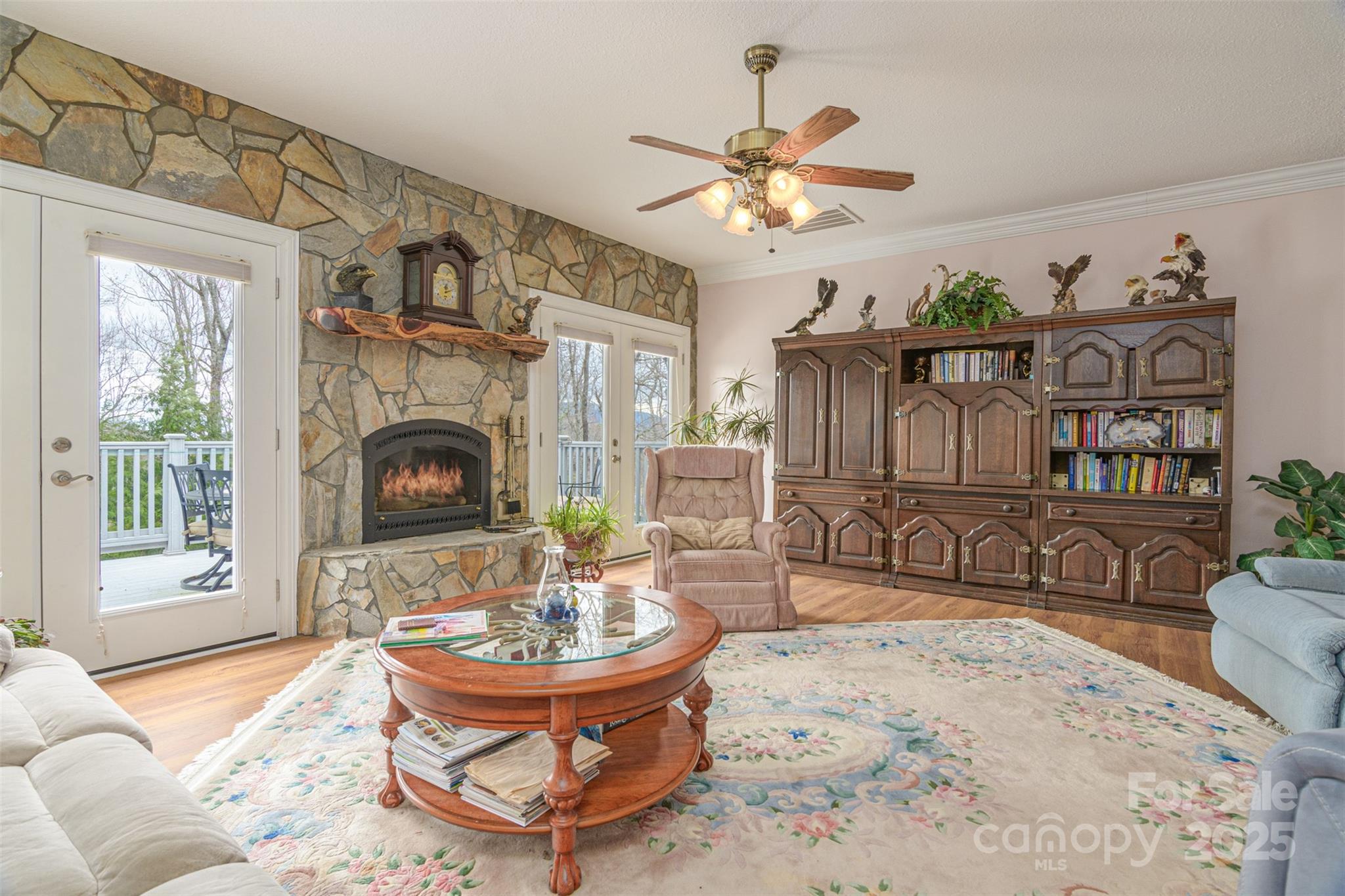 526 Grand Oaks Drive