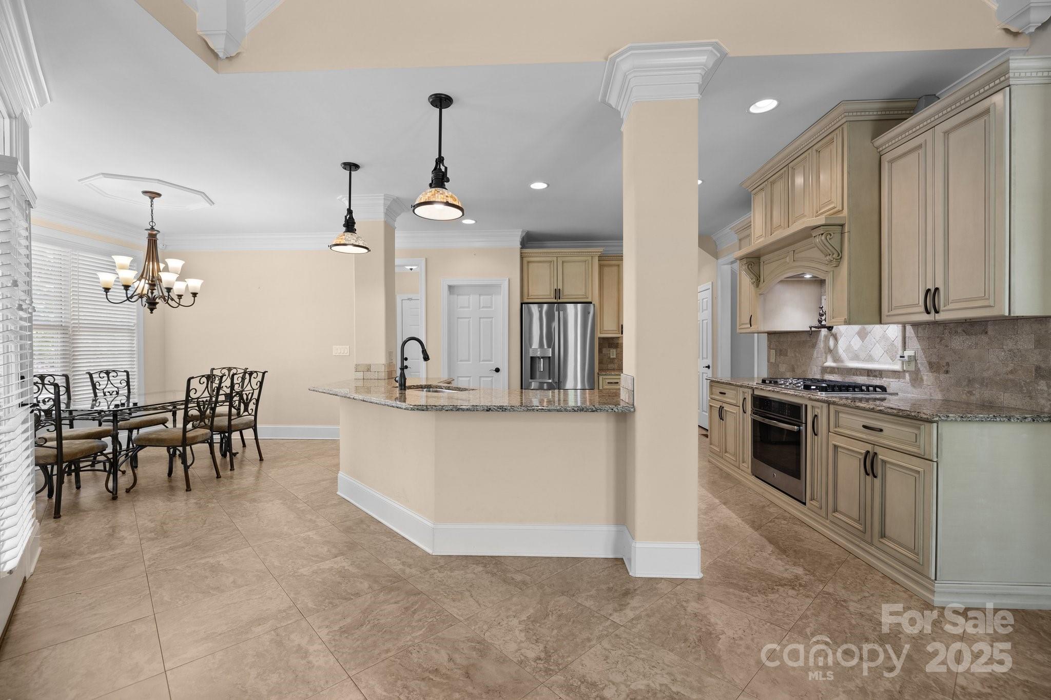 LAUREL CREEK - Residential