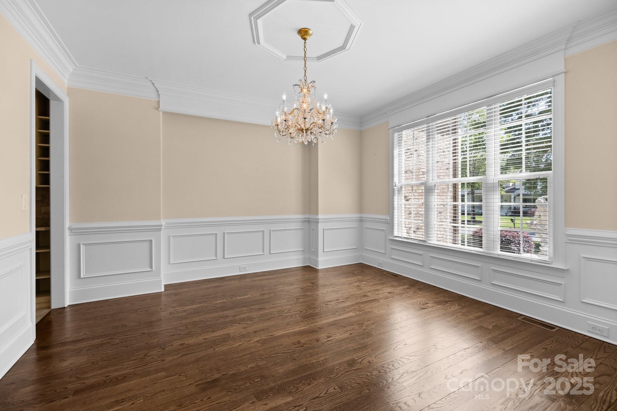 LAUREL CREEK - Residential