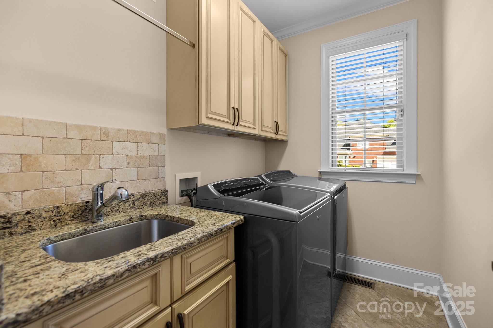 LAUREL CREEK - Residential