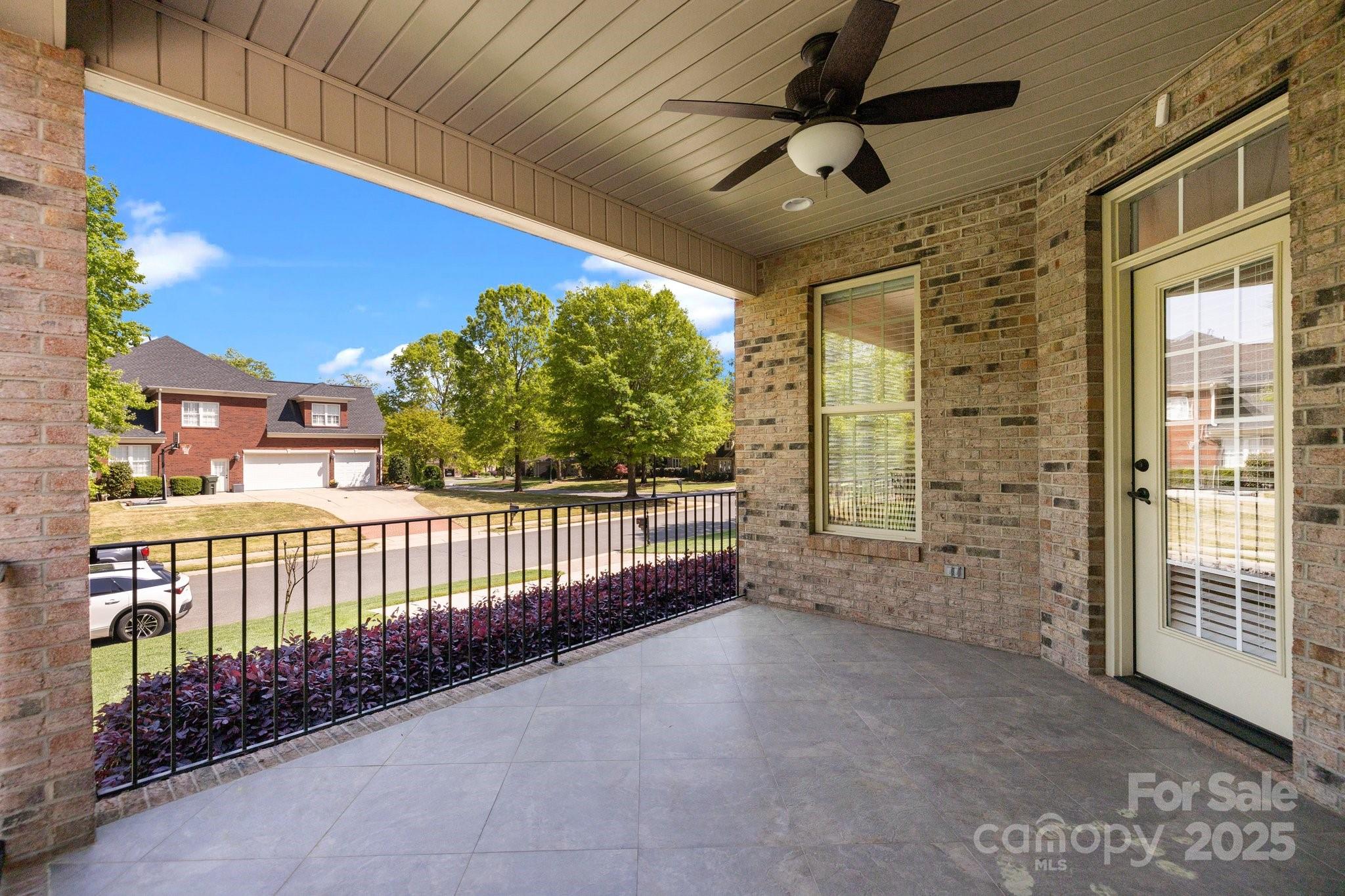 LAUREL CREEK - Residential