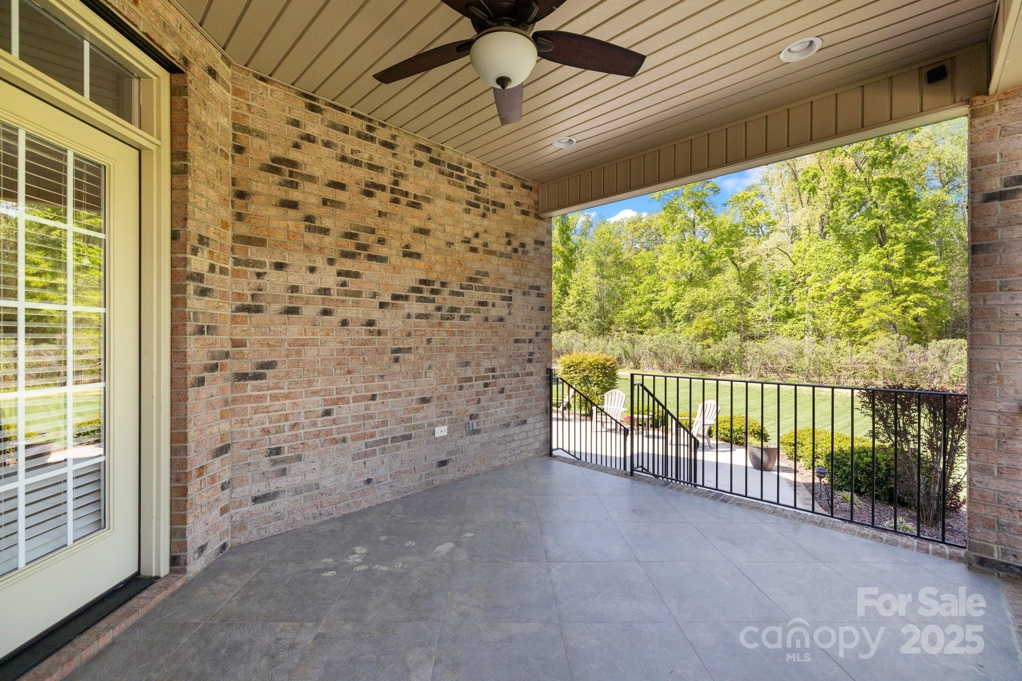 LAUREL CREEK - Residential