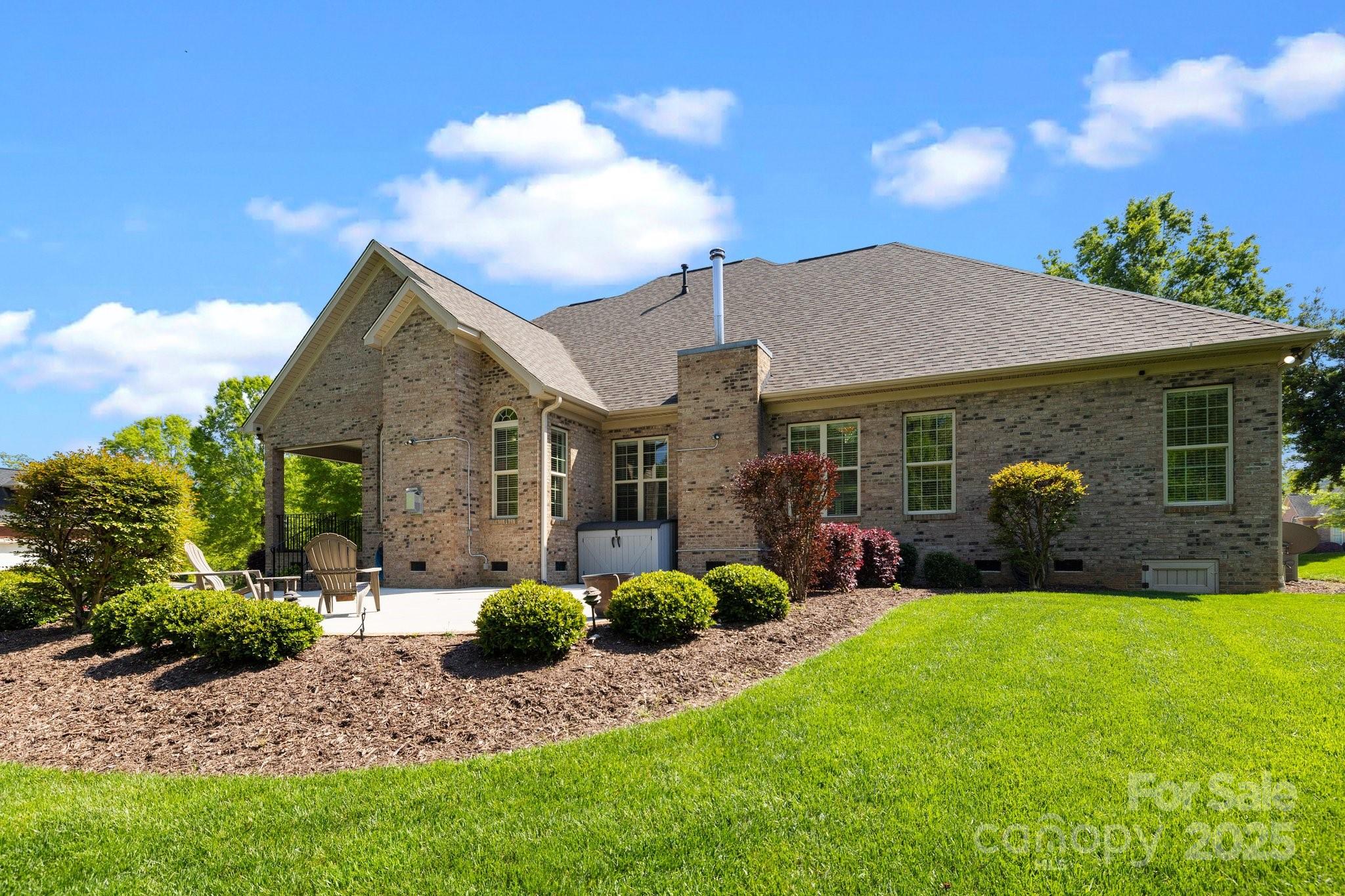 LAUREL CREEK - Residential