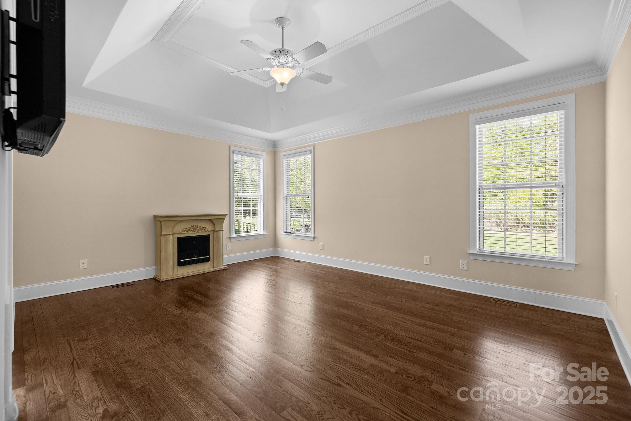 LAUREL CREEK - Residential