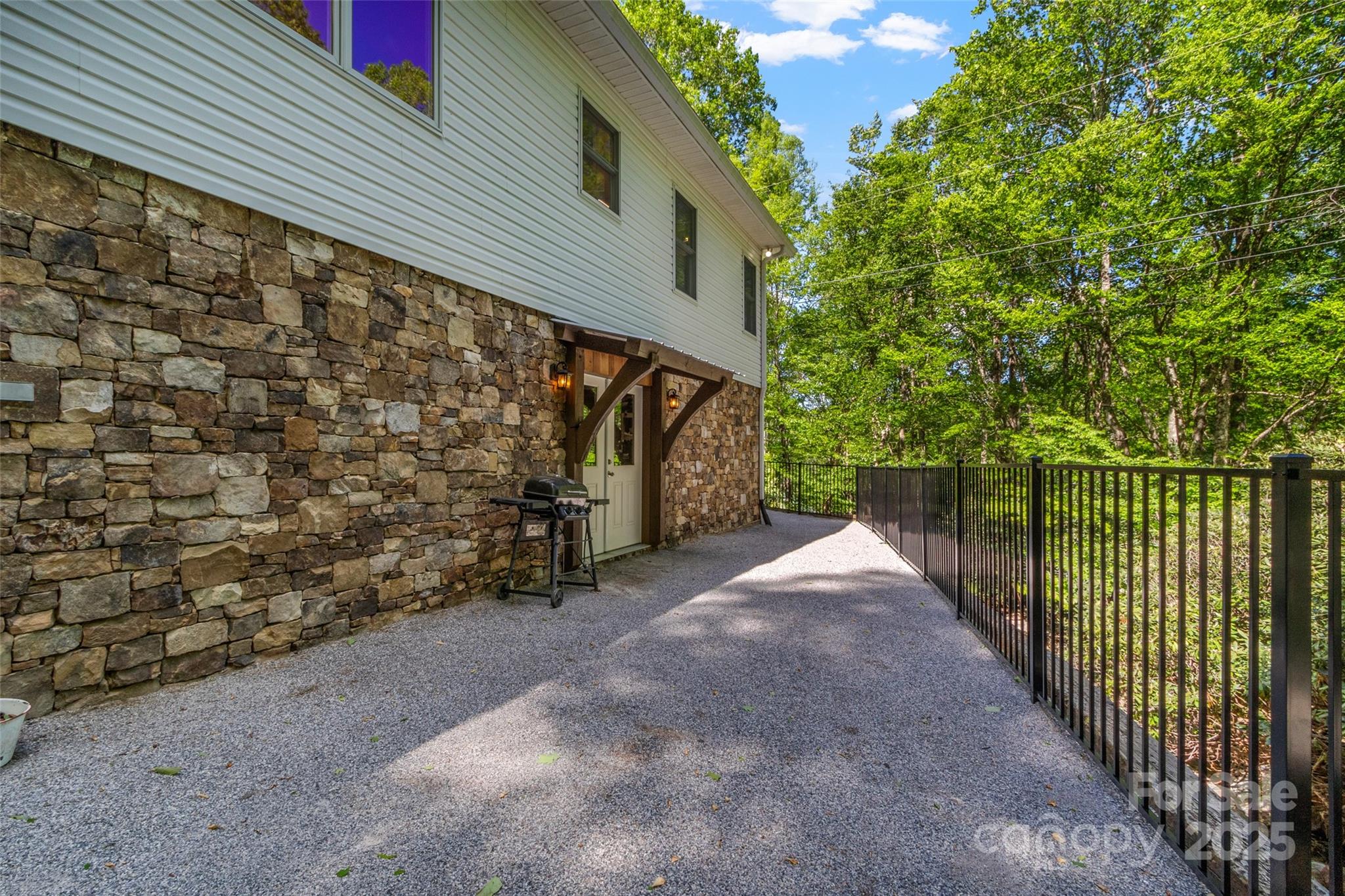 1493 Upper Browns Creek Road