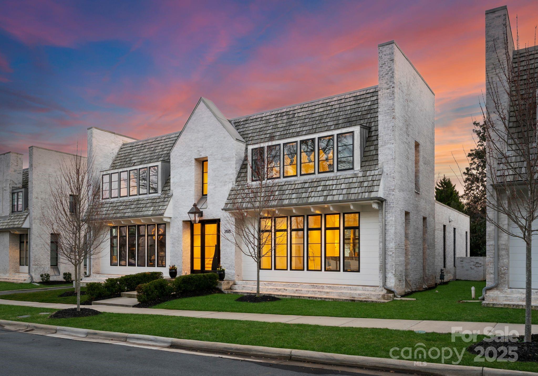 2818 Kenwood Sharon Lane