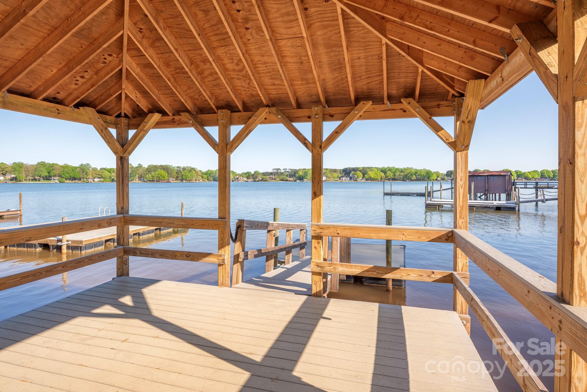 Commodore Peninsula - Residential