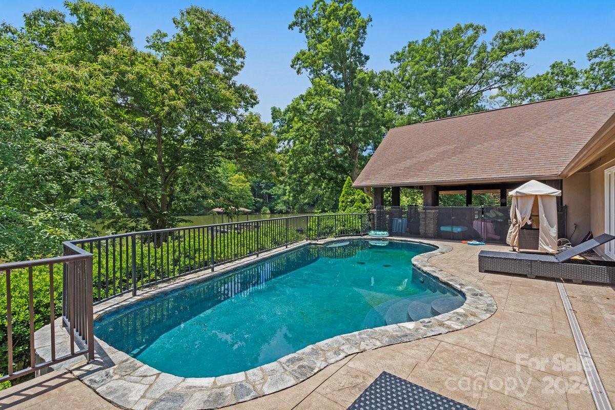 The Palisades - Residential