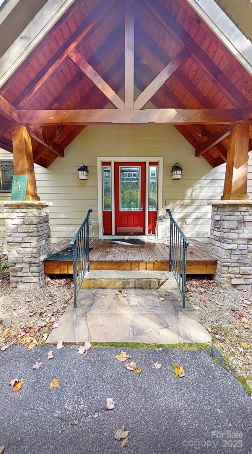 811 Hemlock Drive