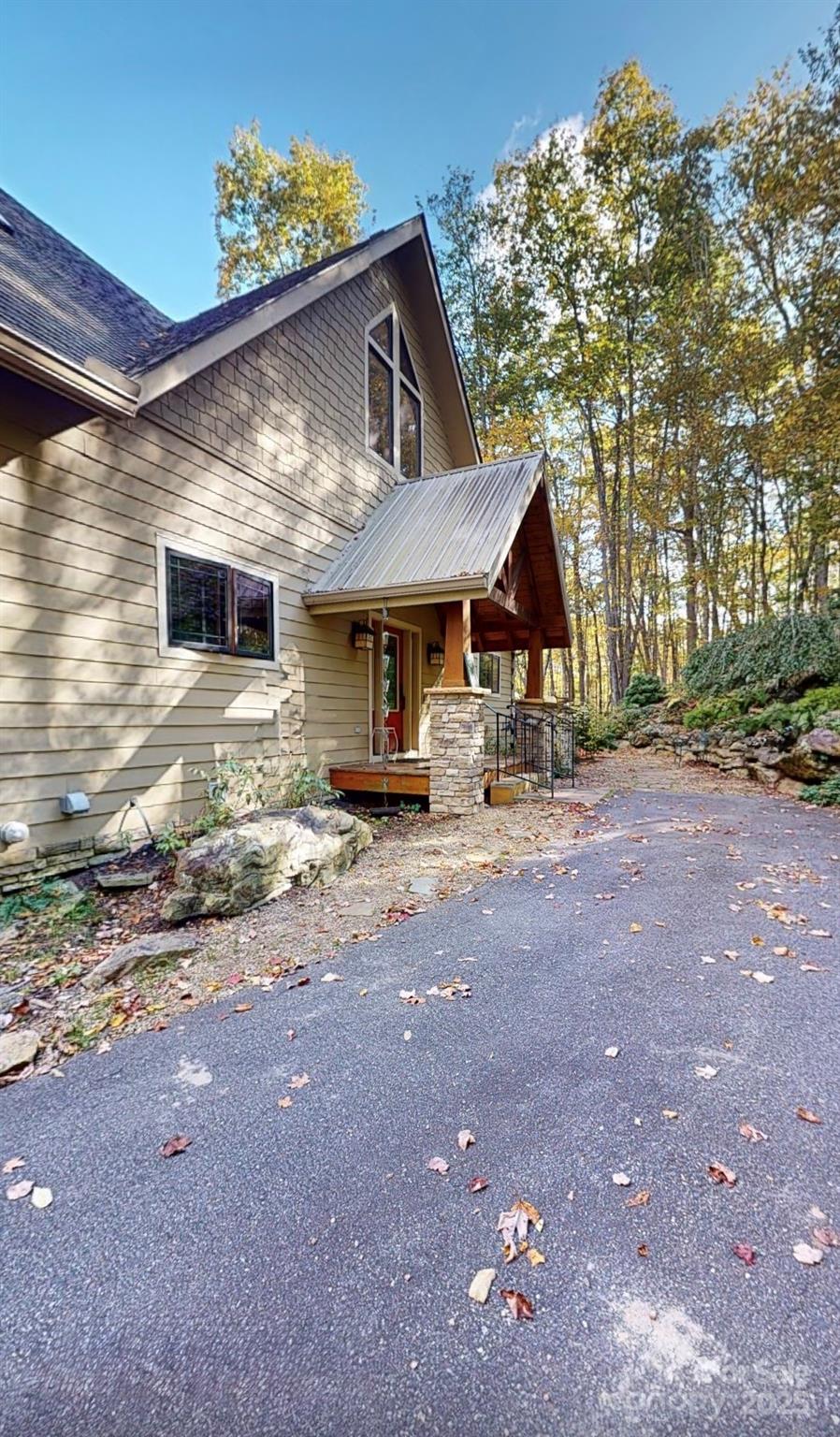 811 Hemlock Drive