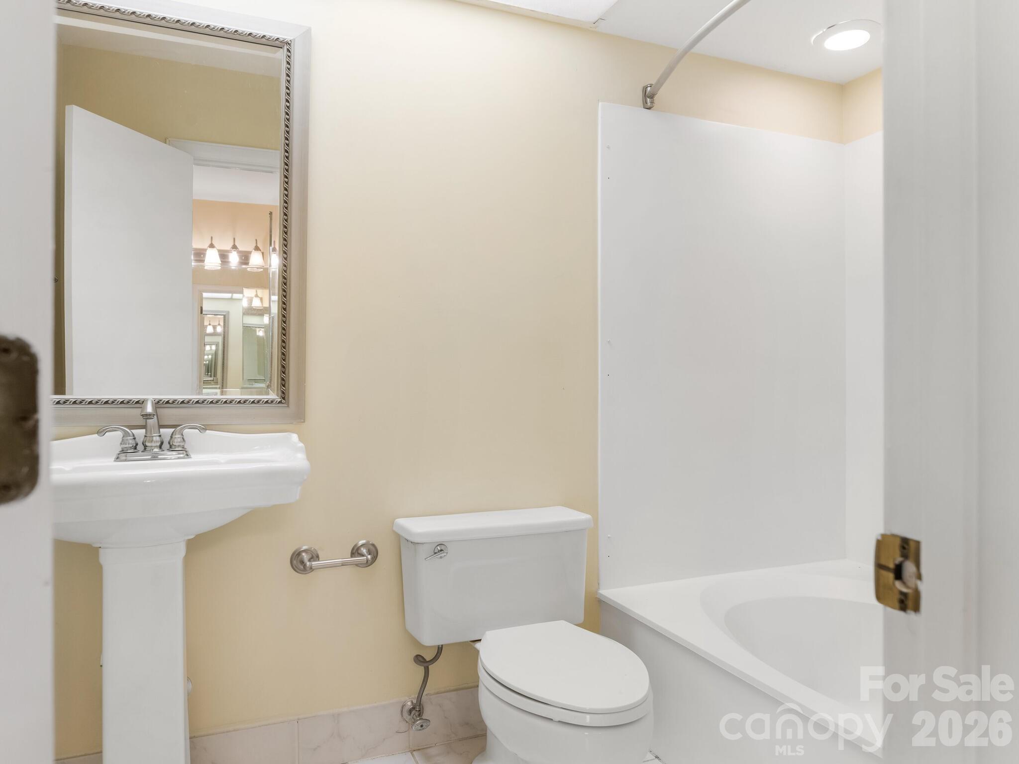 Sharon View Place - Residential