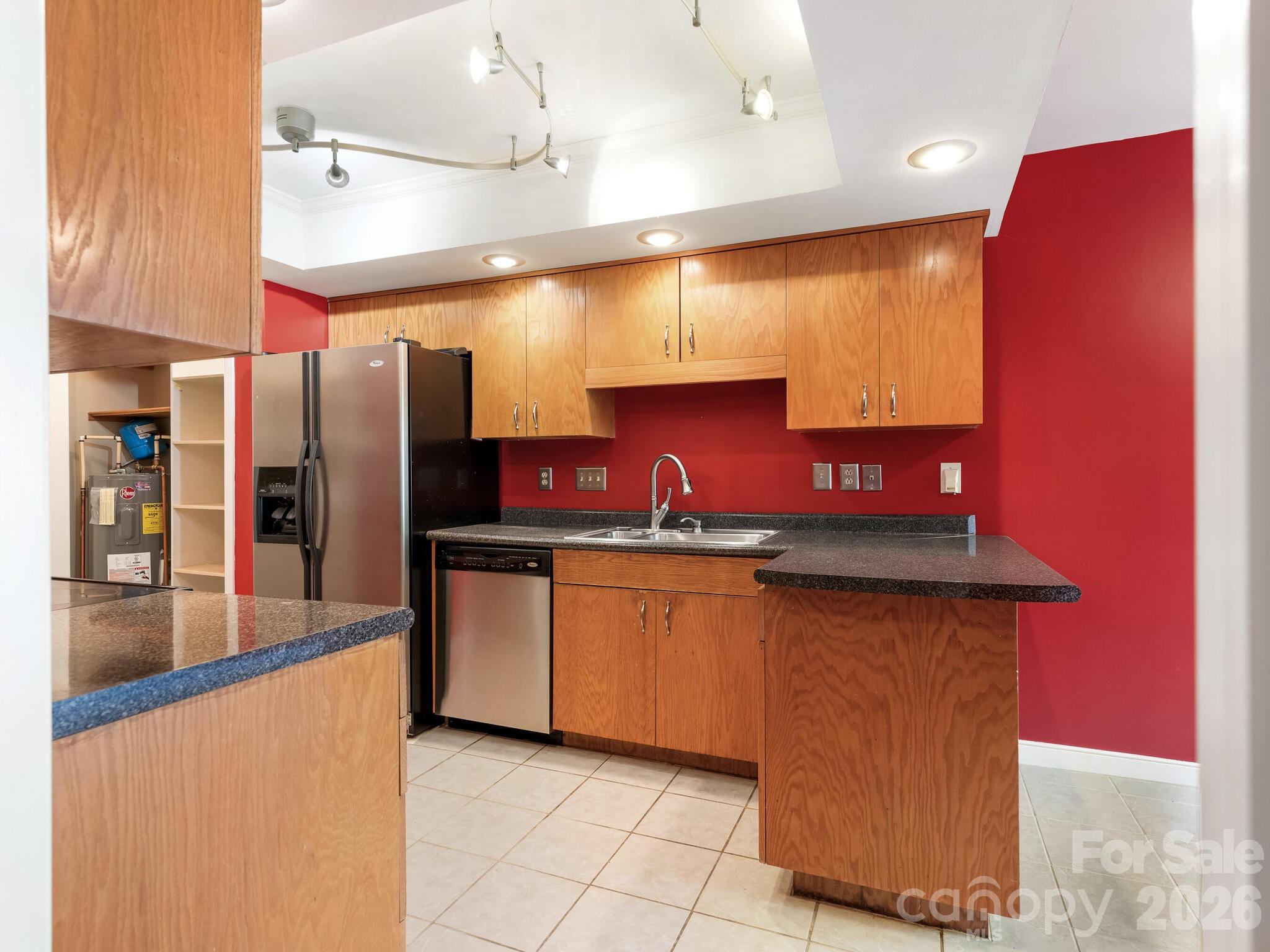 Sharon View Place - Residential