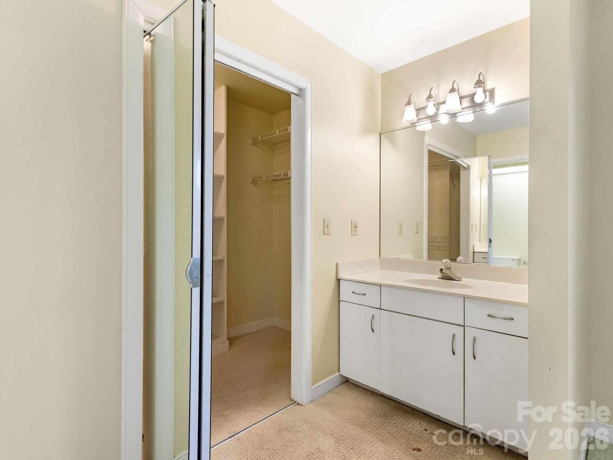 Sharon View Place - Residential