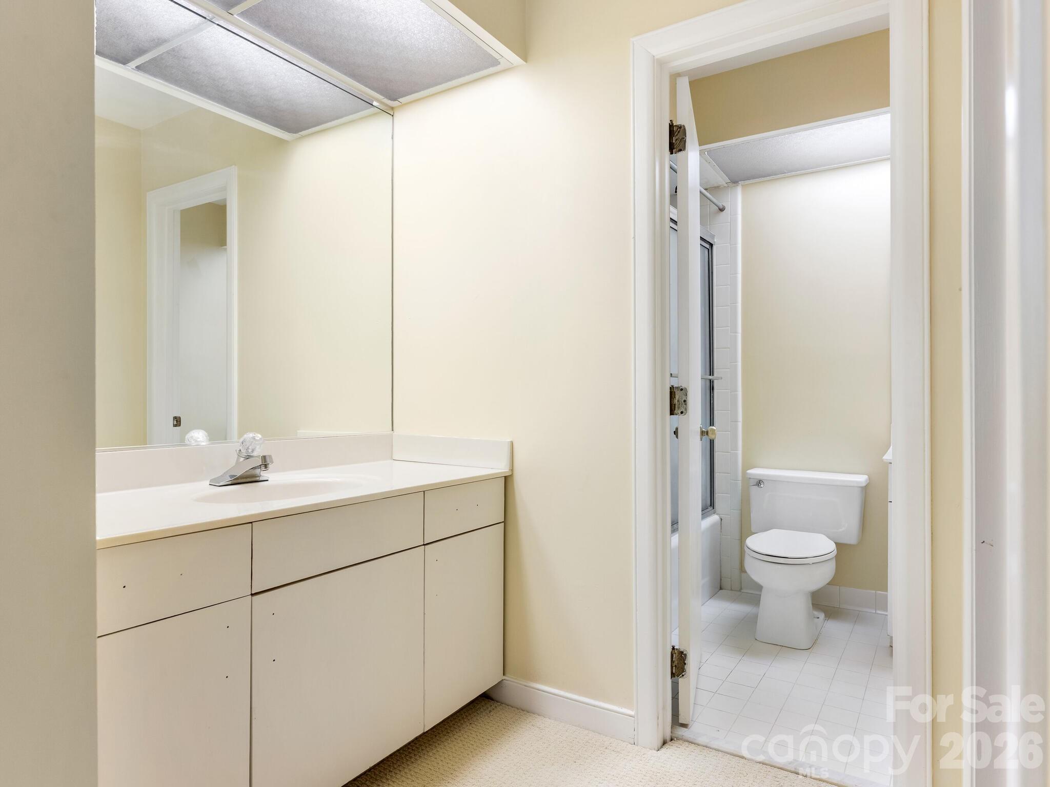 Sharon View Place - Residential