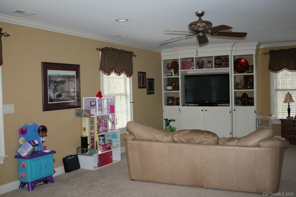 Meadow Lakes II - Residential