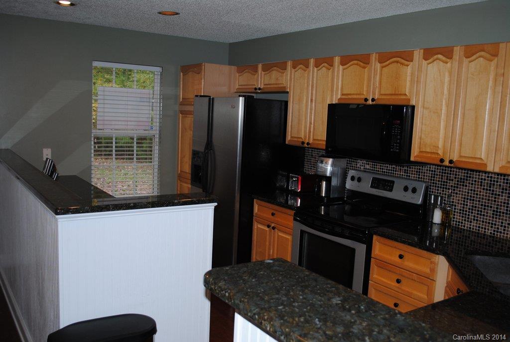 Elizabeth Townes - Residential Lease