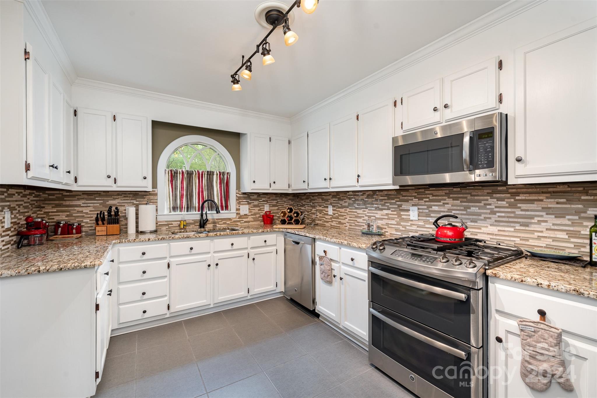 Charter Oaks - Residential