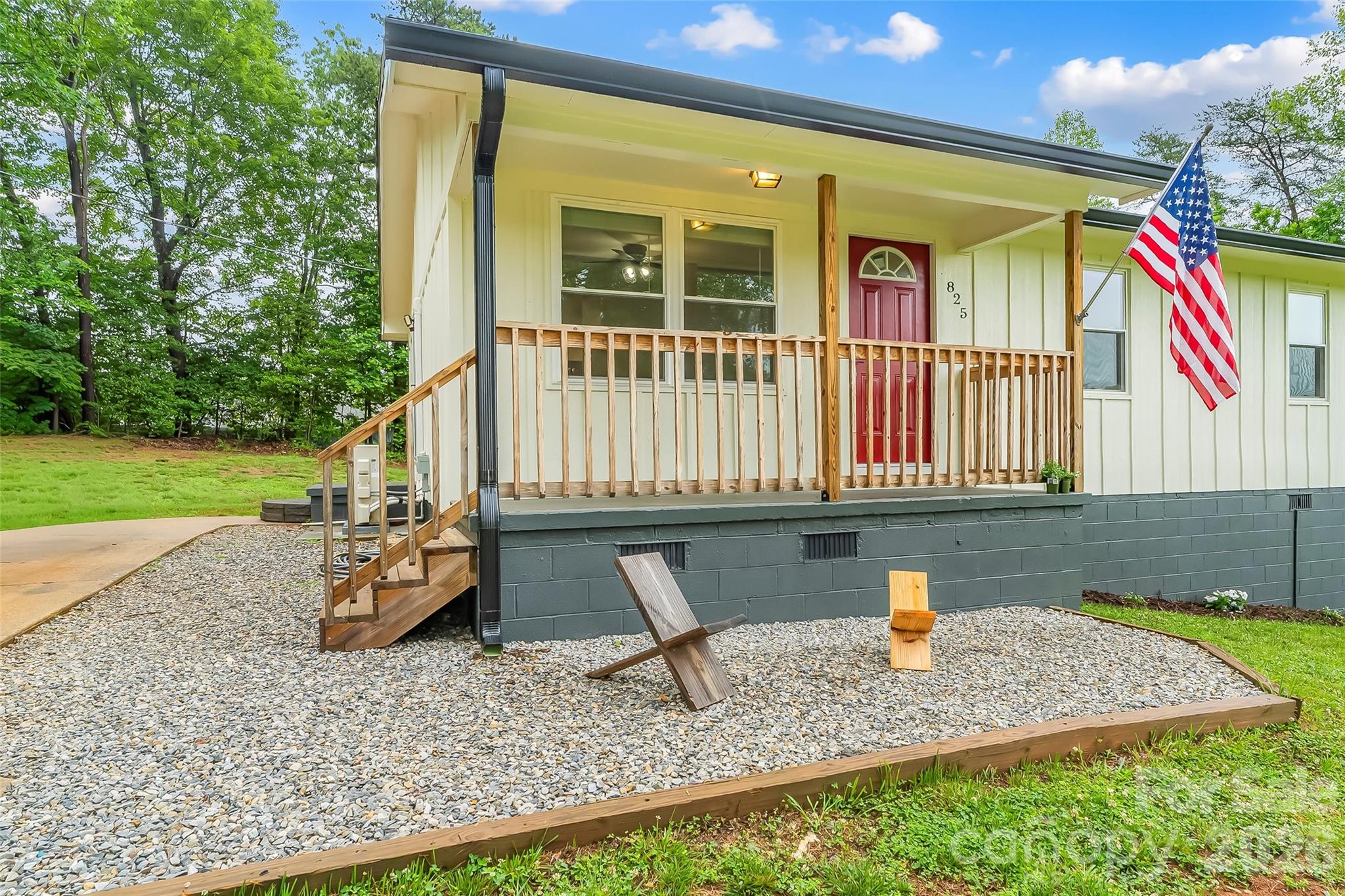 825 S Creek Road