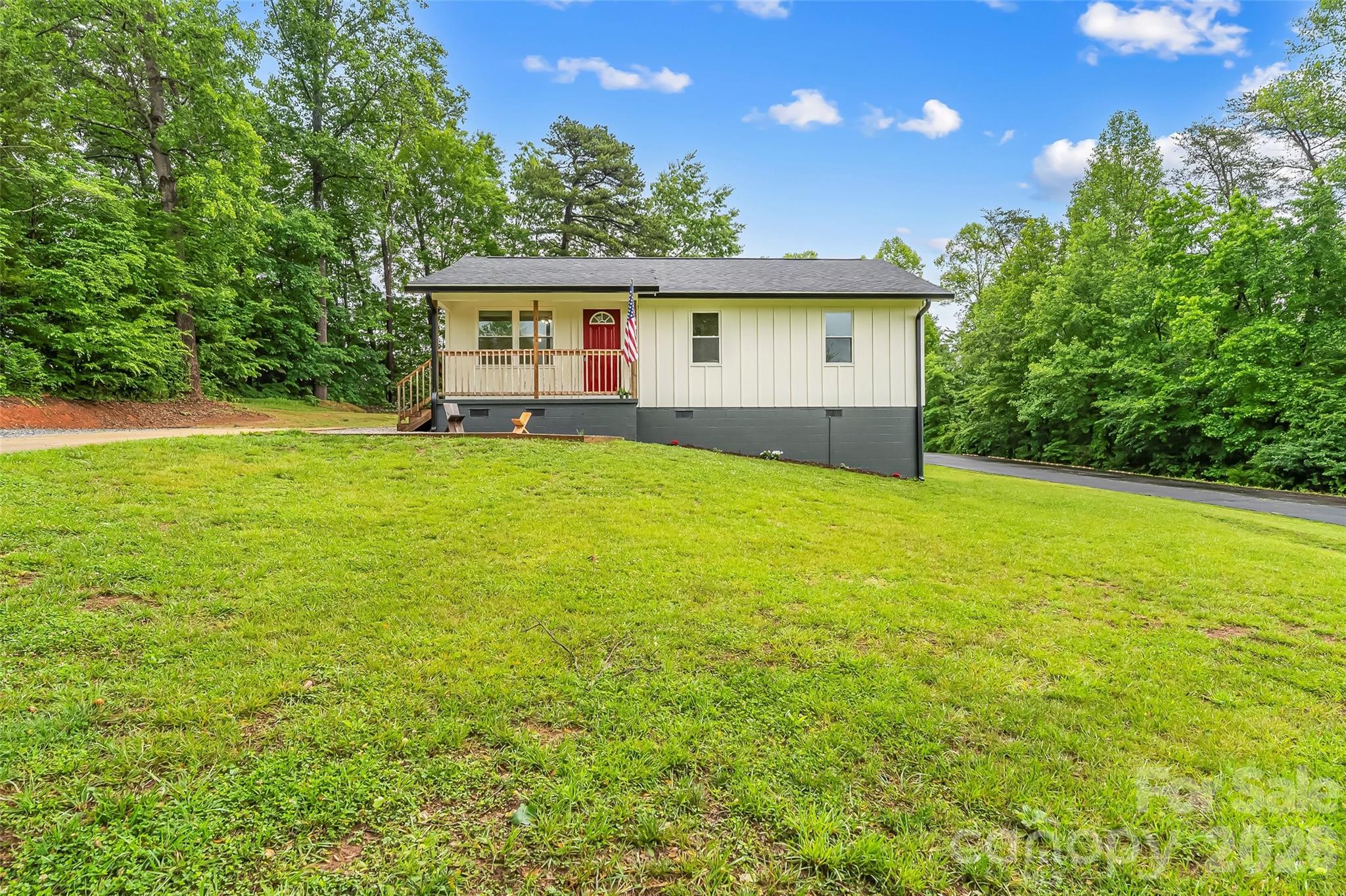 825 S Creek Road
