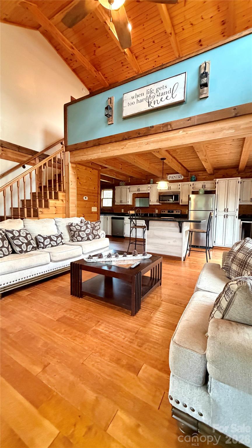 1142 Clearwater Parkway