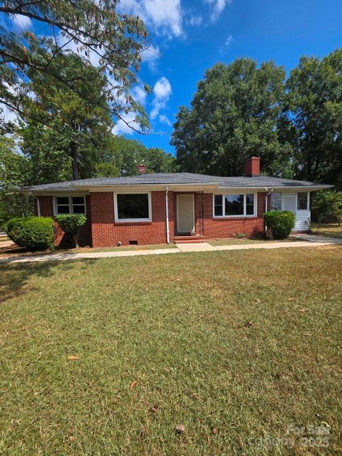 1913 Country Club Road Wadesboro NC 28170