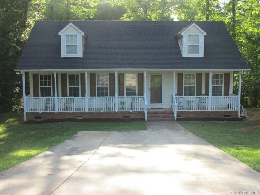 GREAT Opportunity....!!!!     Desirable Avery Lakes, where the neighbors take pride in each other. Enjoy this well maintained home, located in a quiet cul-de-sac with a deck. Within minutes of shopping, food & interstate access (77) this home will not last long!!!!