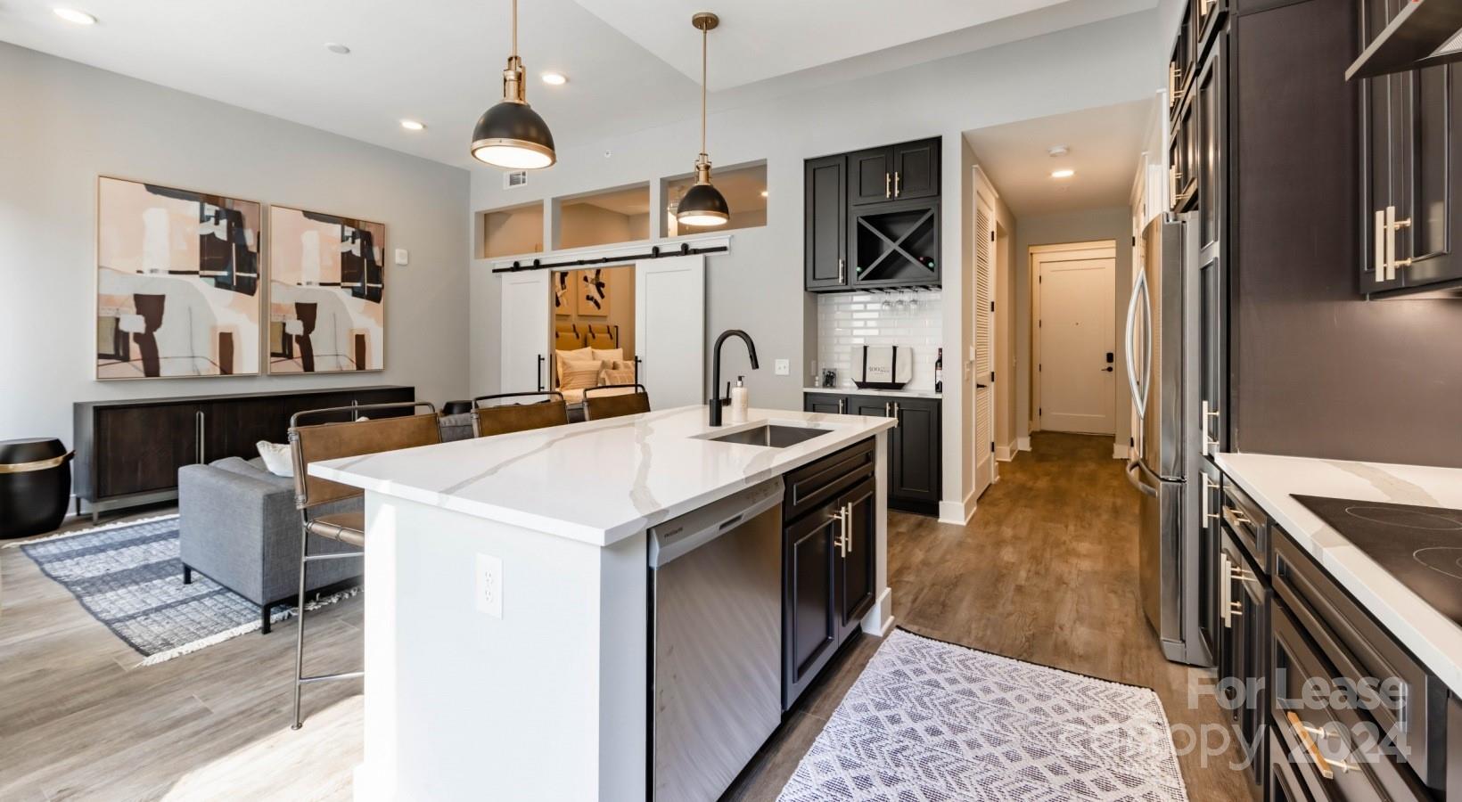 Charlotte, North Carolina 28202, United States, 3 Bedrooms Bedrooms, ,2 BathroomsBathrooms,Residential,Active,62983
