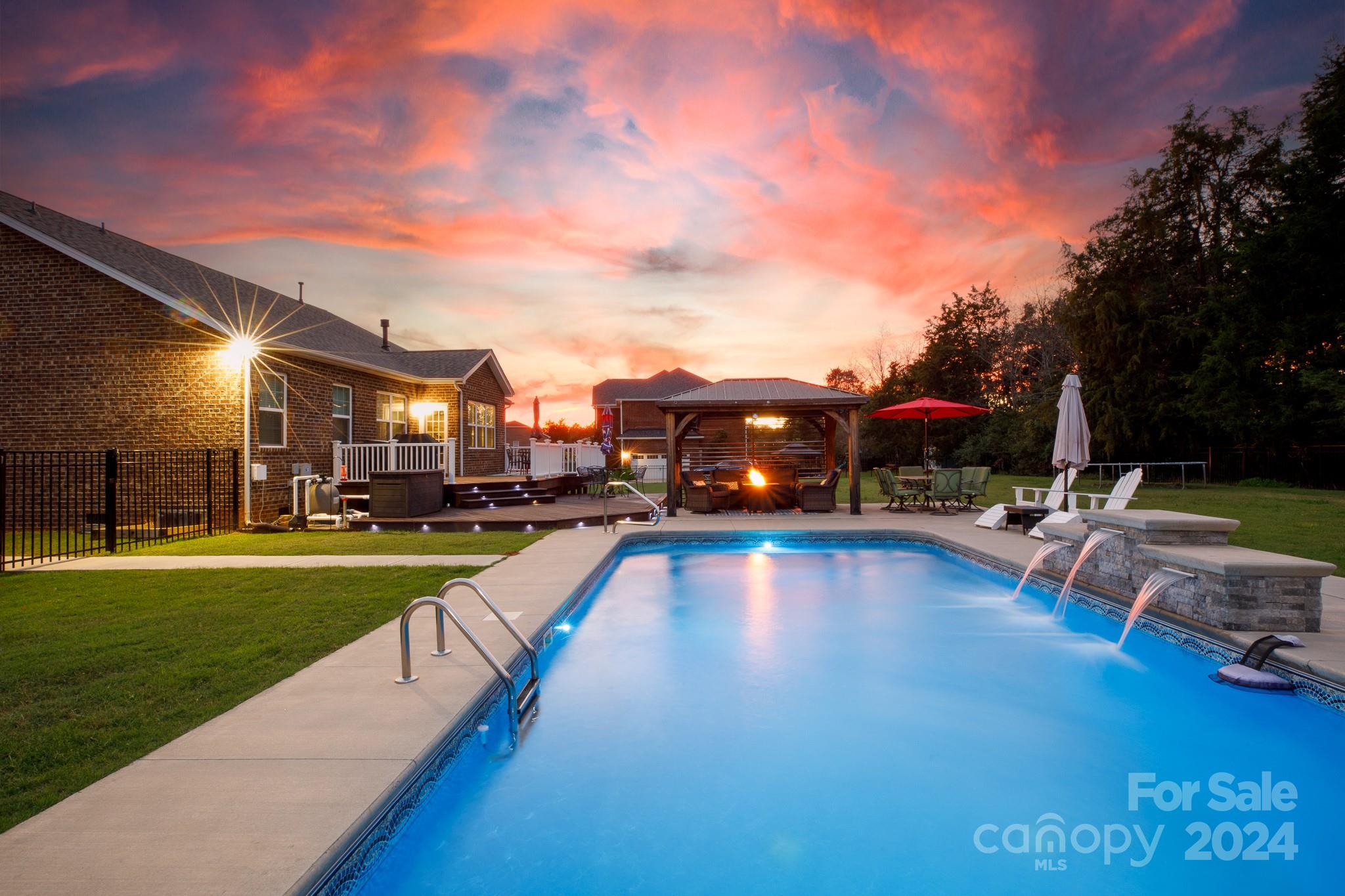 The Gates At Eastview - Residential