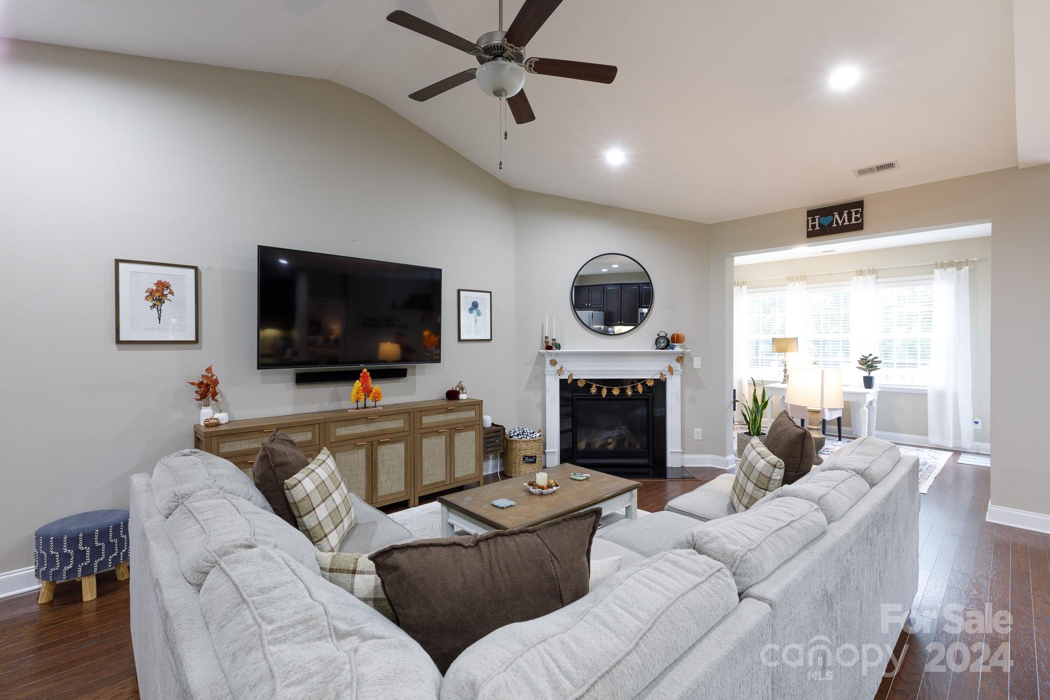 The Gates At Eastview - Residential