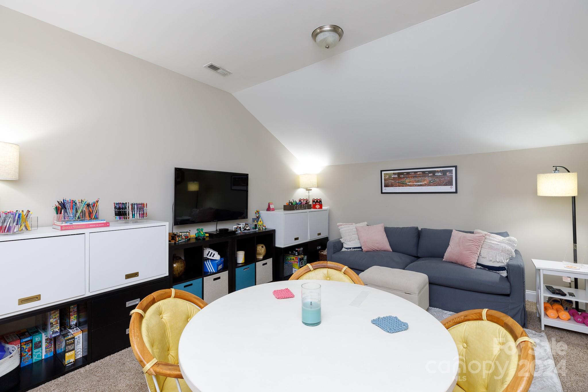 The Gates At Eastview - Residential