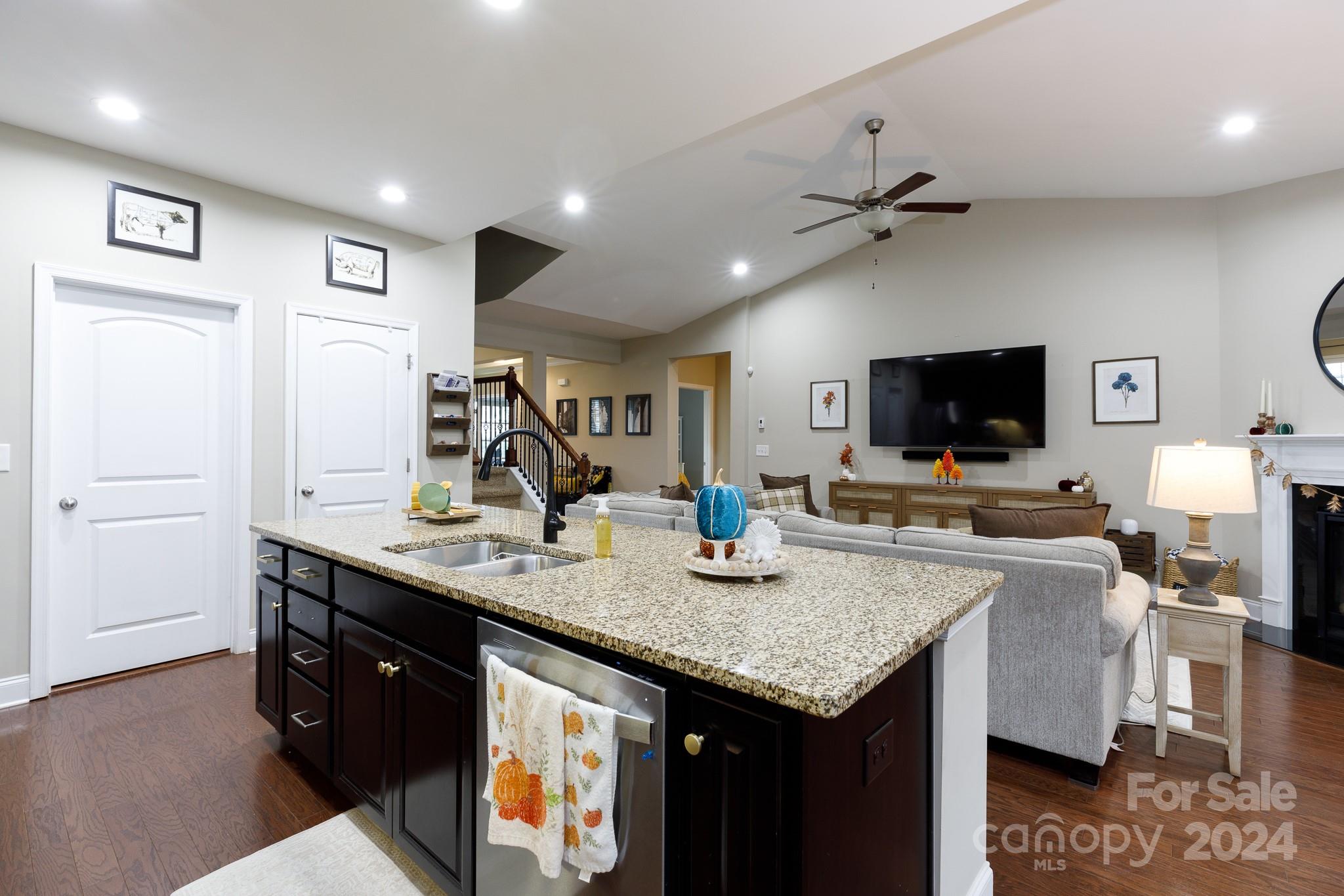 The Gates At Eastview - Residential