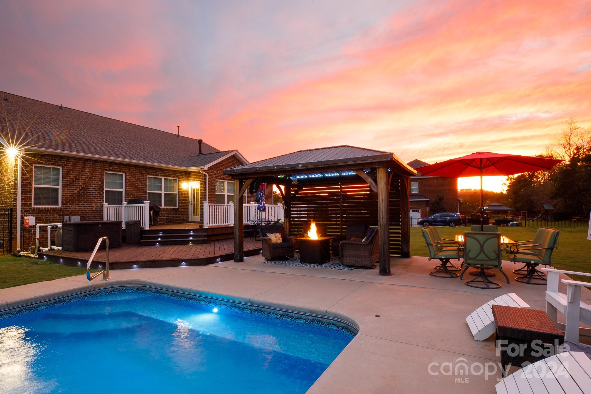 The Gates At Eastview - Residential