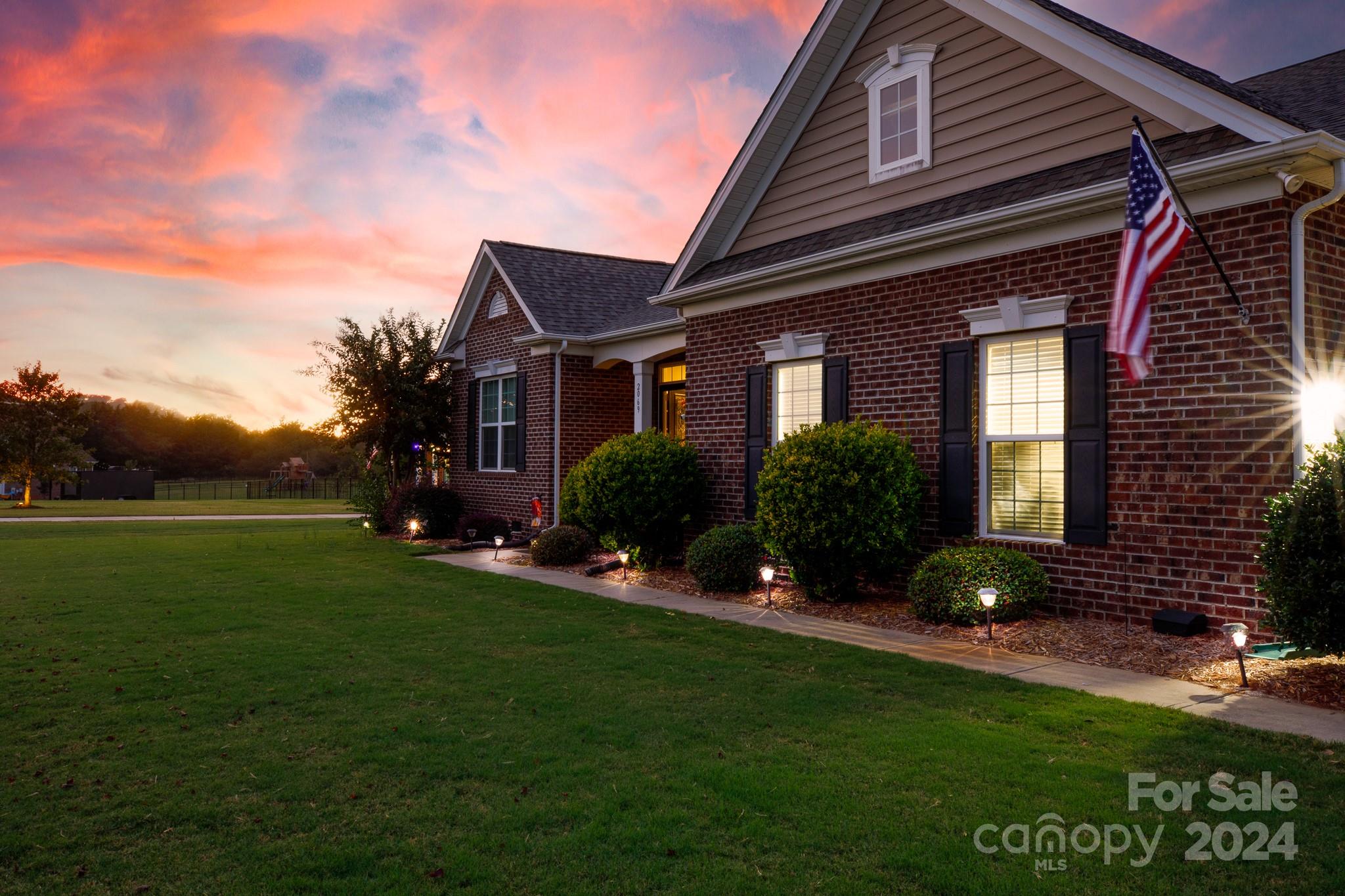 The Gates At Eastview - Residential