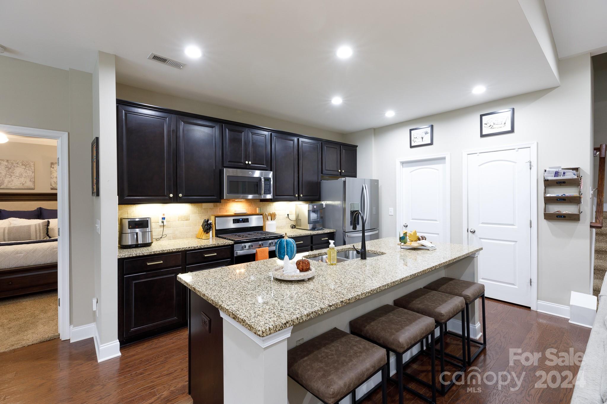 The Gates At Eastview - Residential