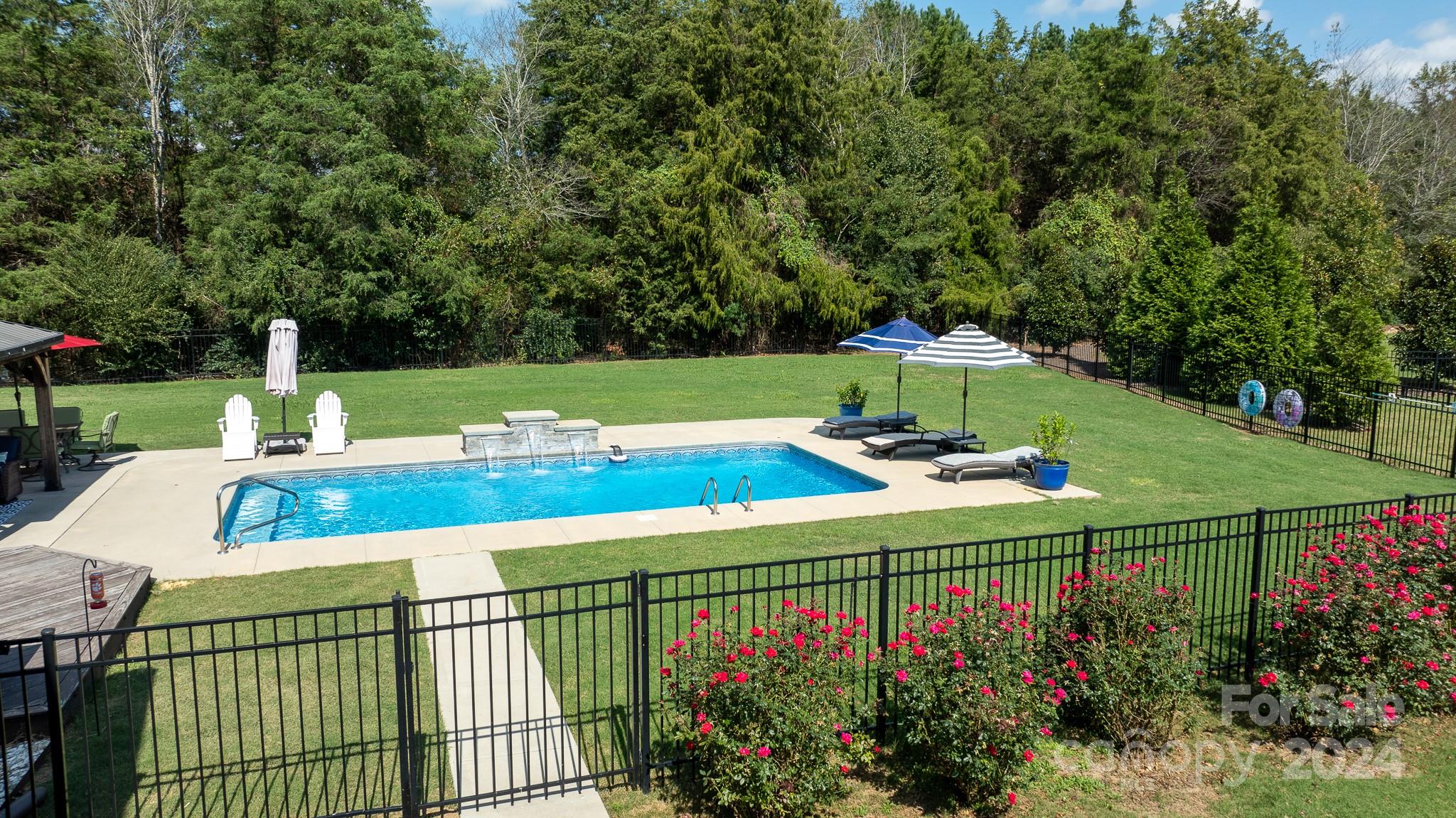 The Gates At Eastview - Residential