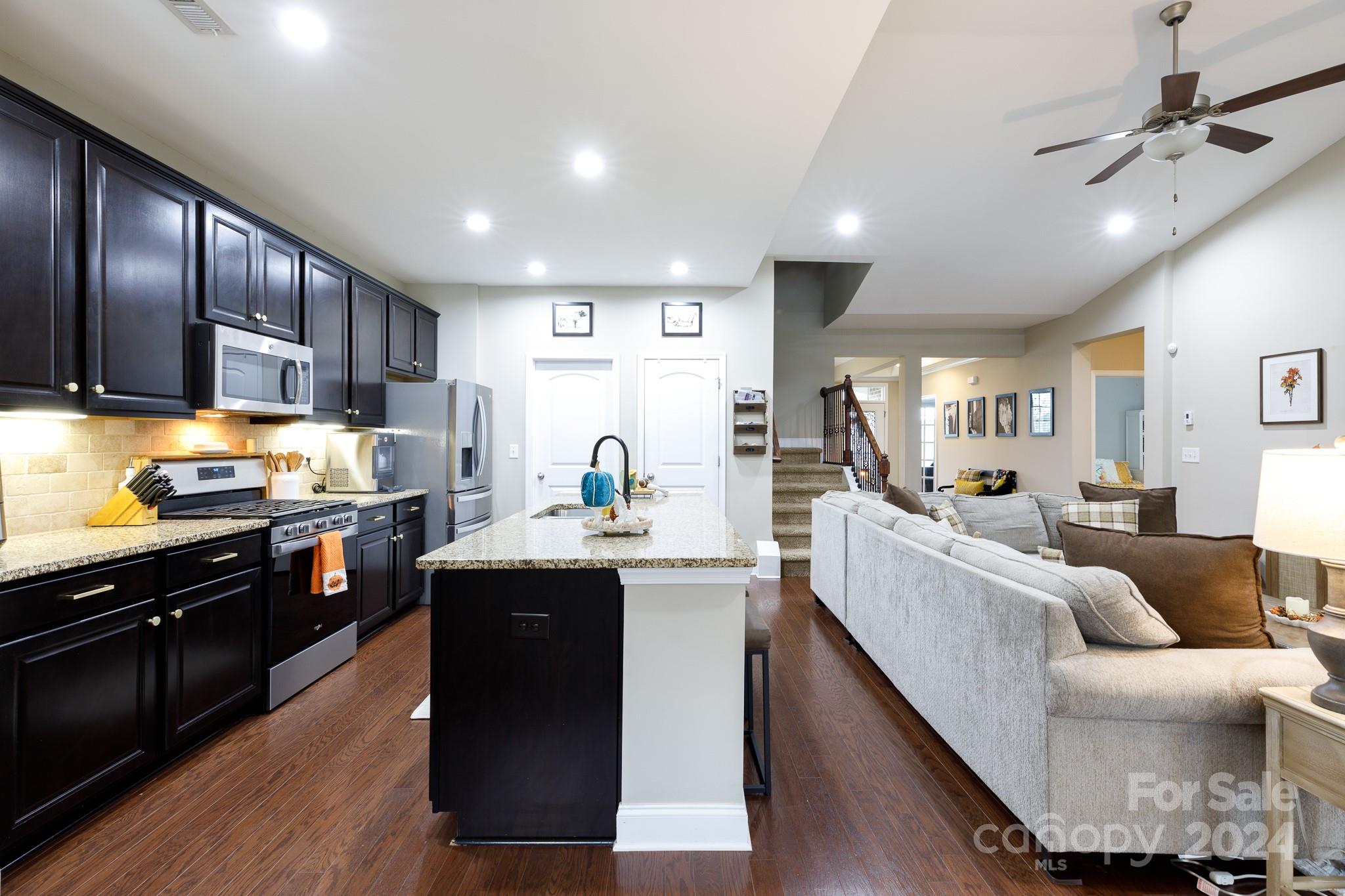 The Gates At Eastview - Residential