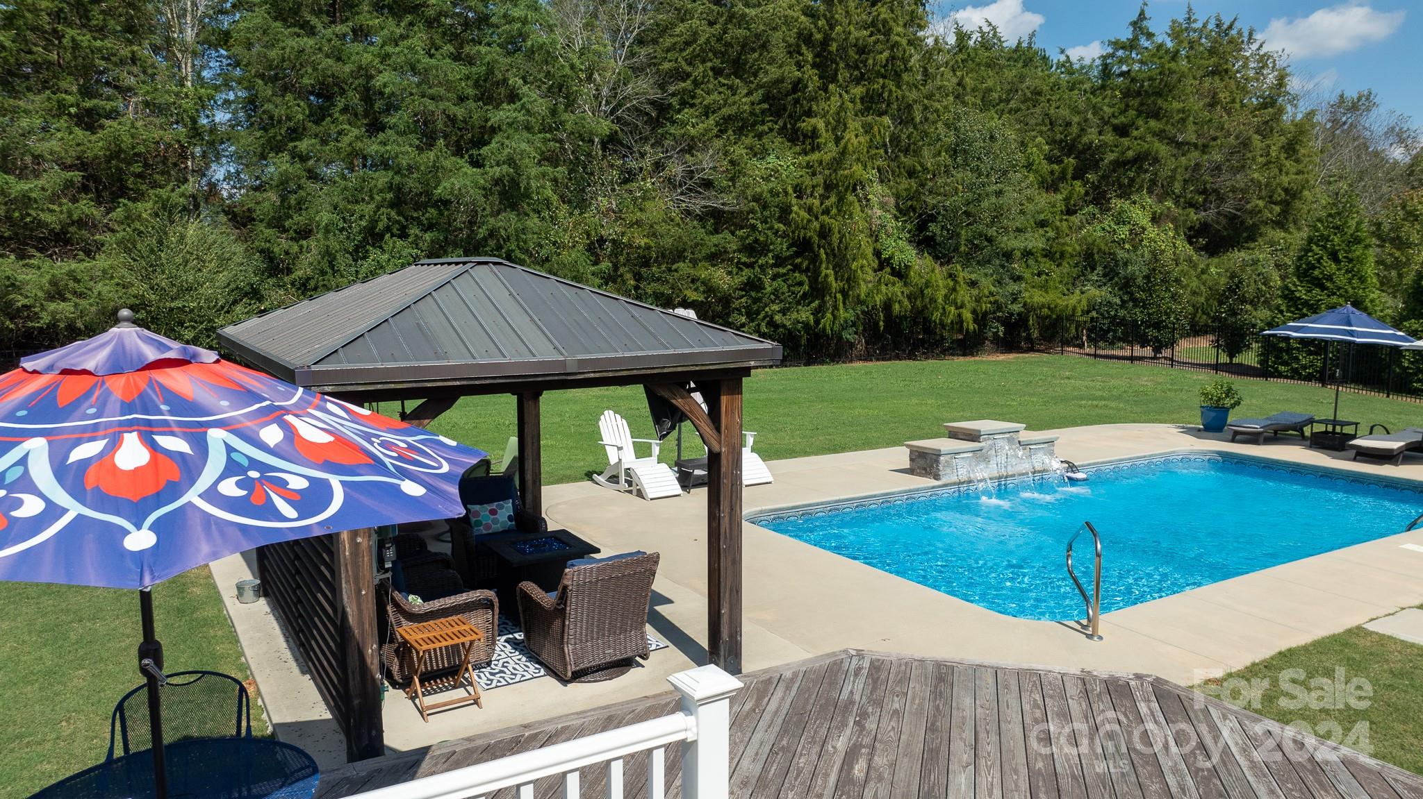 The Gates At Eastview - Residential