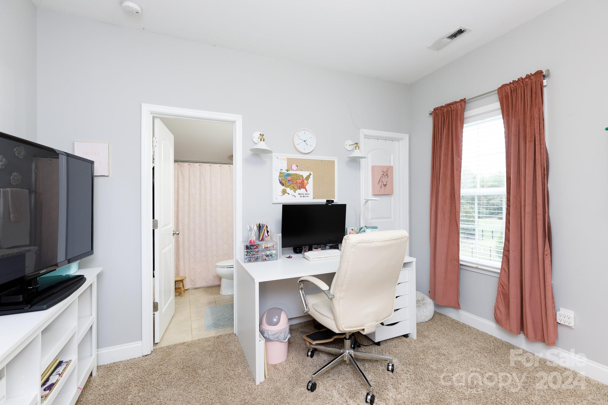 The Gates At Eastview - Residential