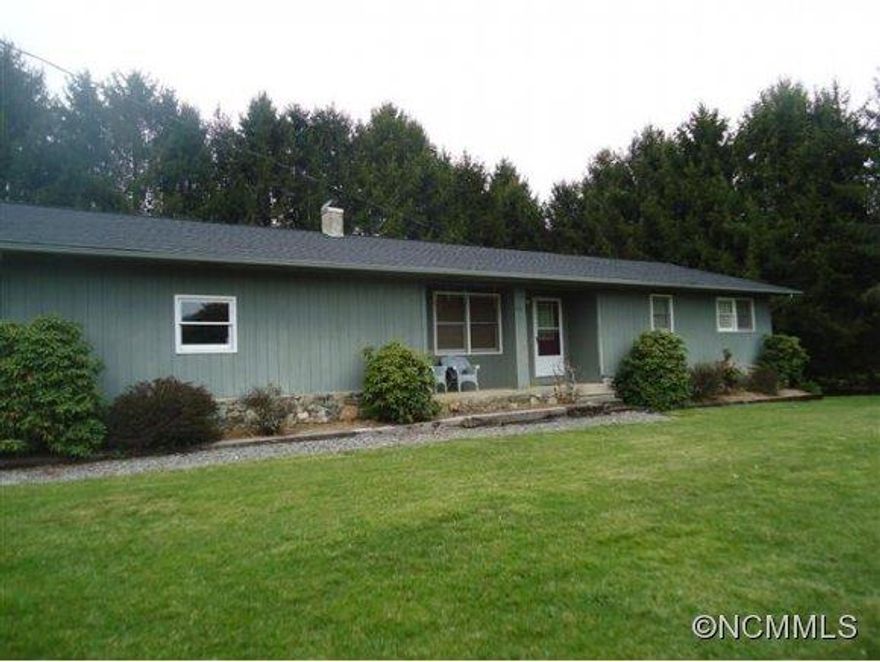 This home is only 7 minutes from downtown Brevard, new beautiful hickory cabinets and granite countertops, nice big yard front and back, located in country setting, well maintained, 2 car garage attached to the home, ready for the new owners. -