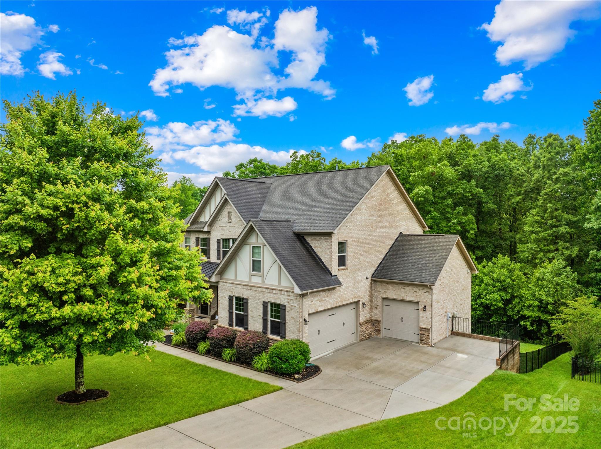 2289 Pine Valley Drive